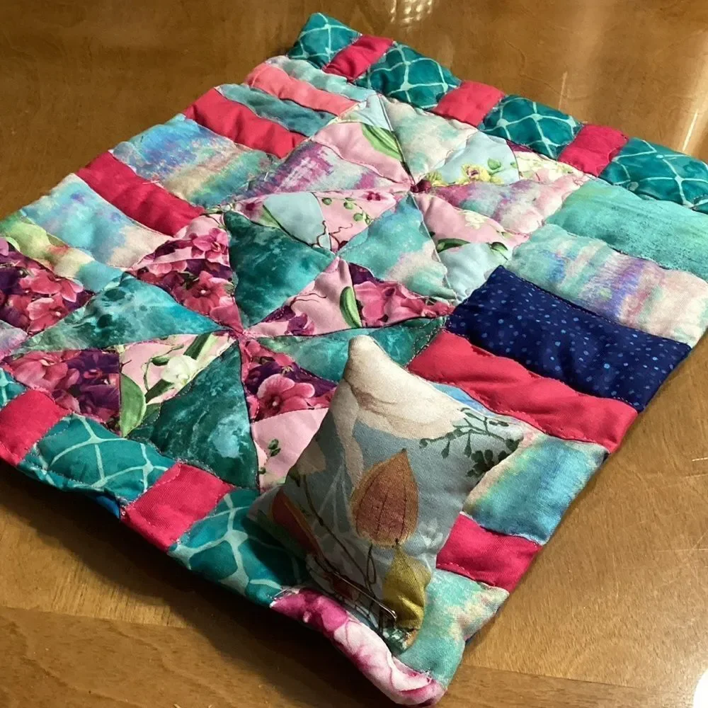 NWT Hand Crafted Reversable Doll Quilt with Pillow